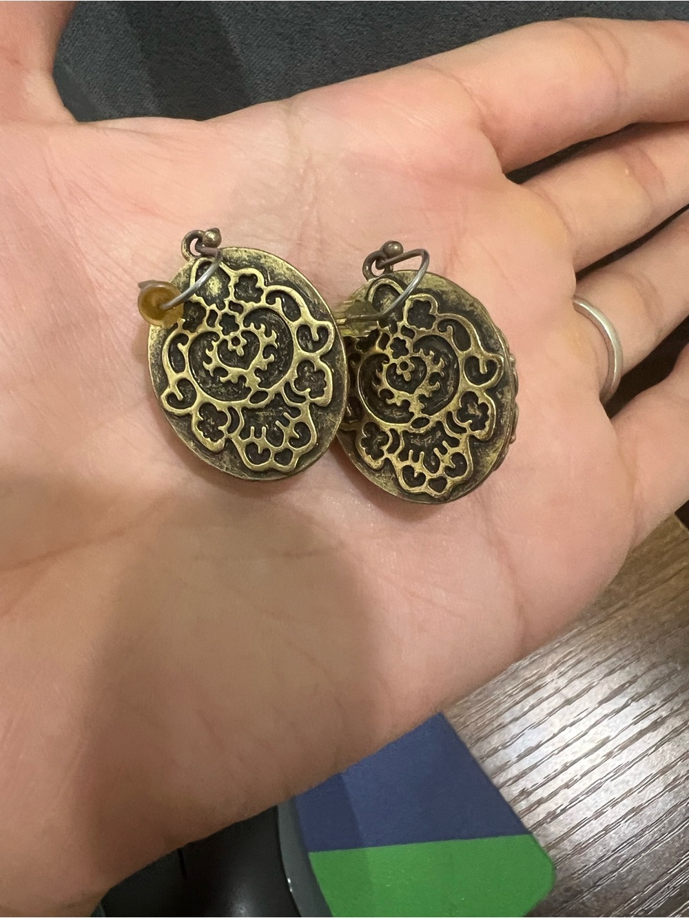 Vintage-Inspired Black Stone Drop Earrings - Women Jewelry - Picture 3 of 3